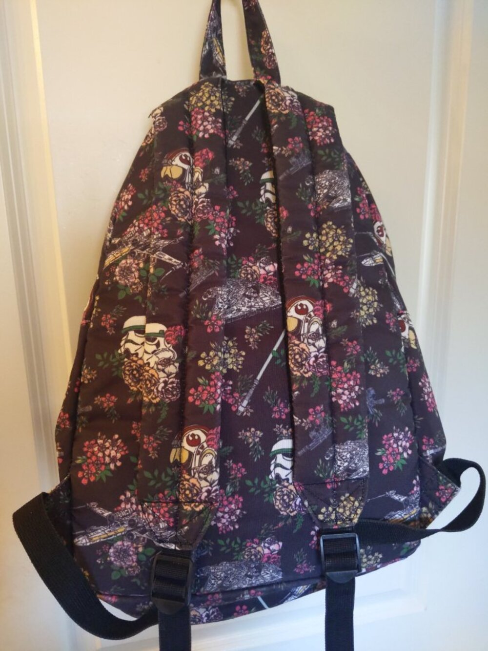Loungefly Star Wars Helmet And Ships Stormtrooper Floral Backpack - Picture 4 of 4